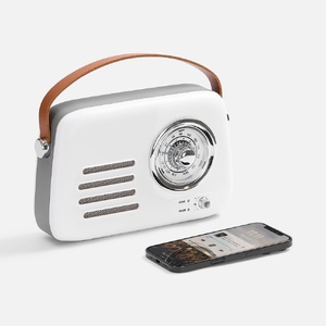 Bluetooth-колонка с радио Retronica, белая G-18751.60 фото 7