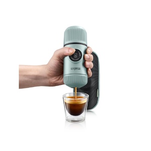 Ручная мини-кофемашина (WACACO Nanopresso) WCCRTCBL (Ручная мини-кофемашина цв. Arctic Blue) голубой
